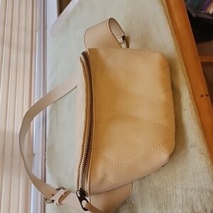 UNIVERSAL THREAD BELT BAG